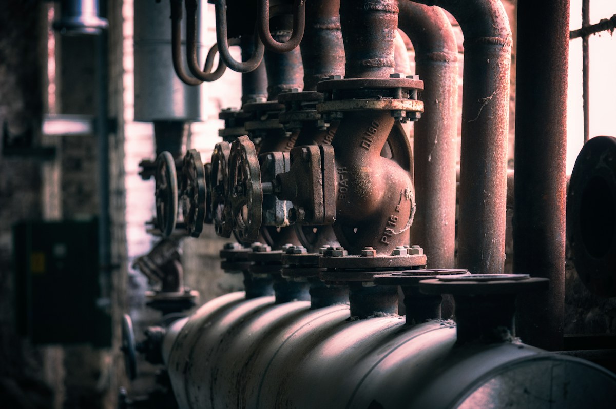 Process pipework in an industrial facility